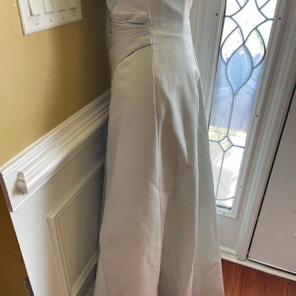 David's Bridal Gown prom Fit Flare A line Floral Beads accent  mint green  SZ2 - Picture 7 of 16